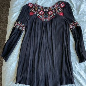Embroidered boho shift dress black